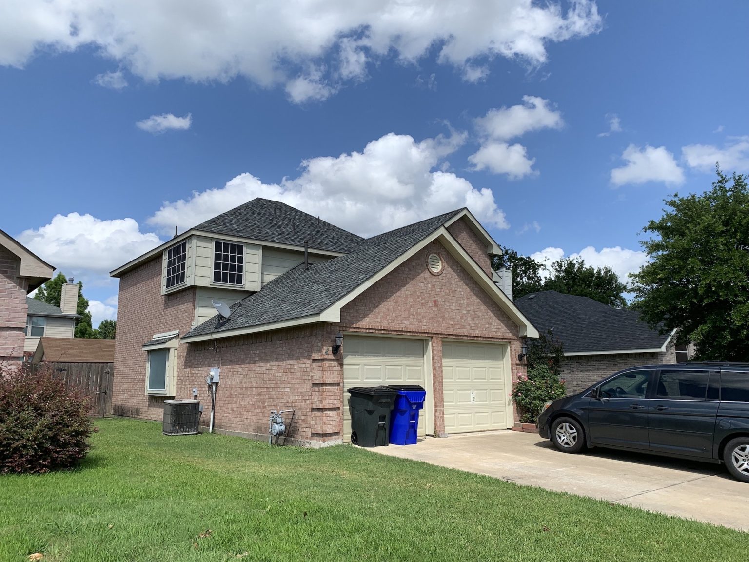 Roof replacement and installation service in TX Moc Roofing